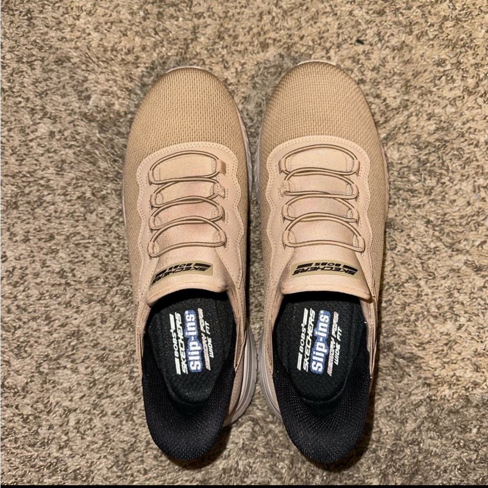 sketchers sneakers